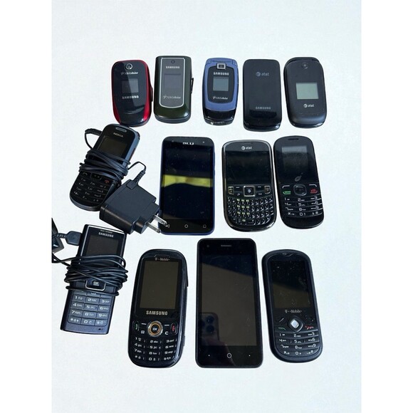 Lot of 13 Vintage Cell Phones Mixed Lot Samsung Nokia, Alcatel ZTE BLU, Sidekick - Picture 1 of 16